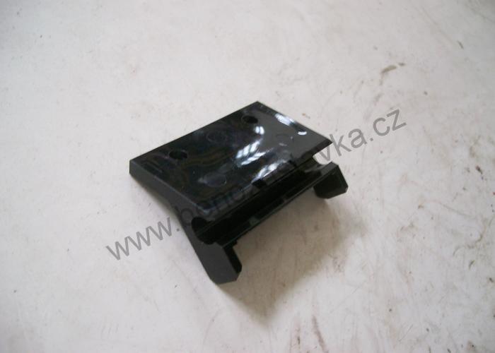 Závěs západky - Zetor URIII