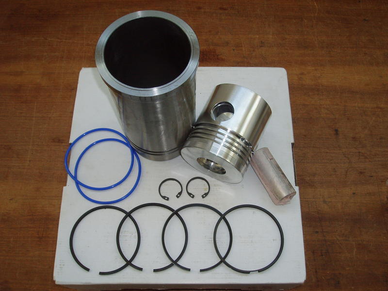 Sada úplného válce 102, 4Kr - Zetor 4911 5911 5011 7011 7045 5211 5245 6911 6945 7211 7245