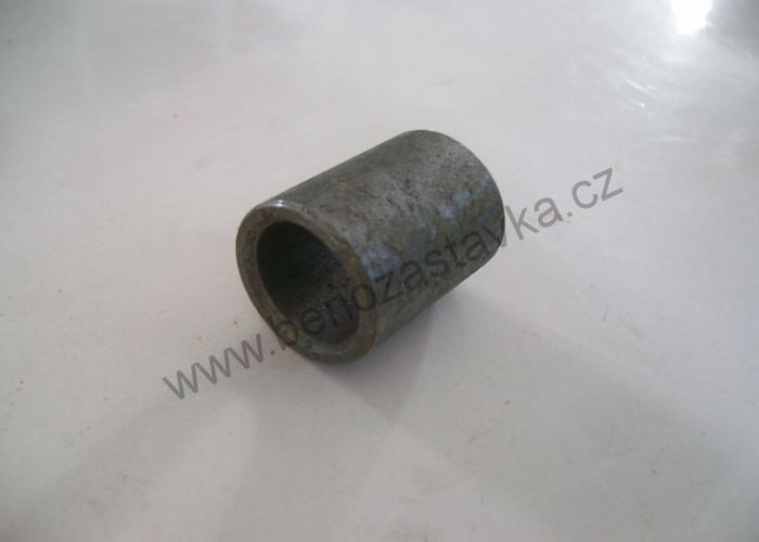 Distanční trubka - Zetor