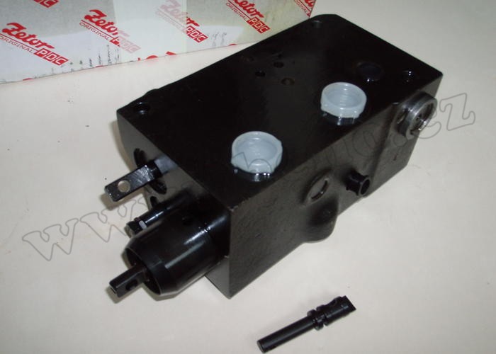 Rozvaděč hydrauliky, kostka - Zetor URI