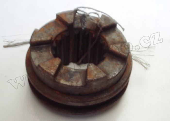 Objímka uzávěrky - Zetor URI