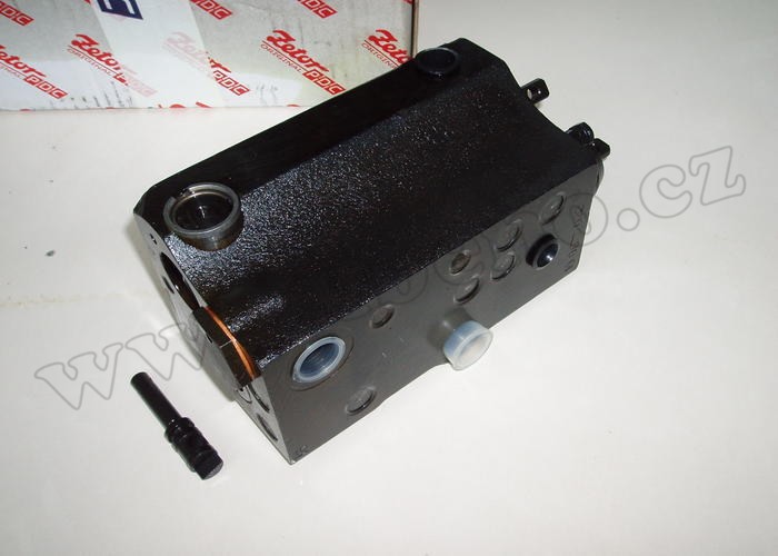 Rozvaděč hydrauliky, kostka - Zetor URI