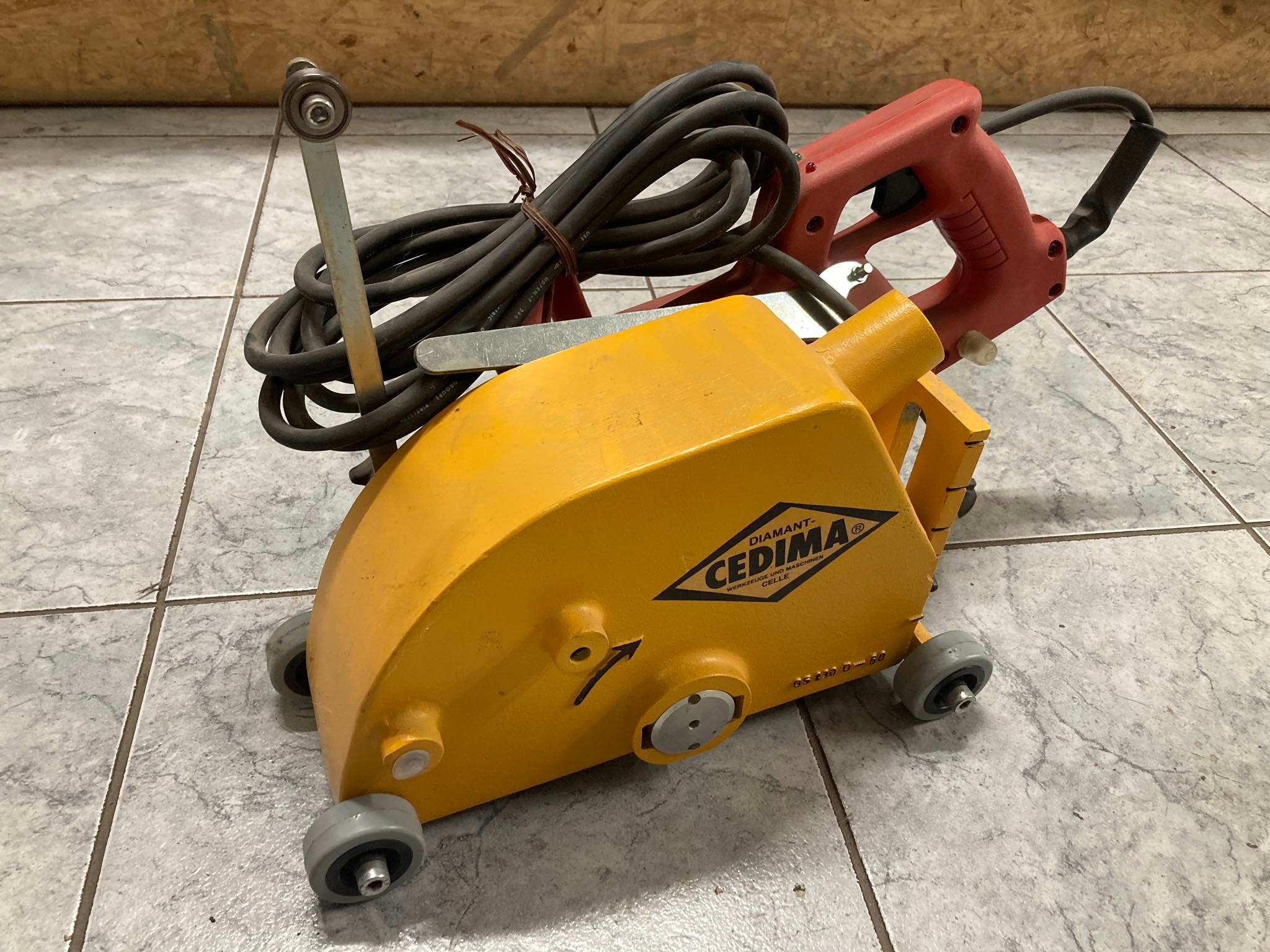 Řezačka spár betonu TYP GS 230D