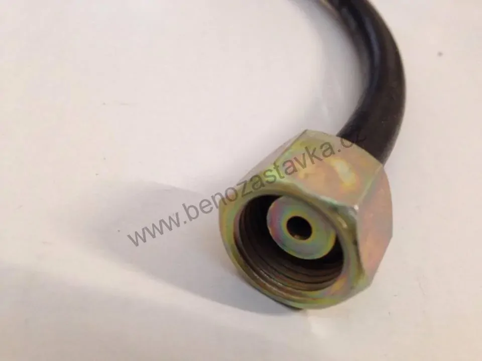 Odpadové potrubí ze vstřikovačů - Zetor URI