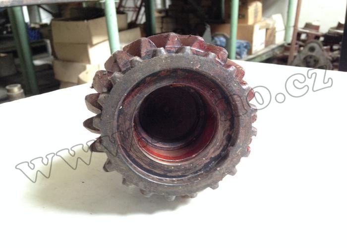 Hnací hřídel - Zetor URIII