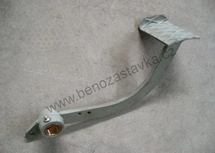 Pedál spojky - Zetor