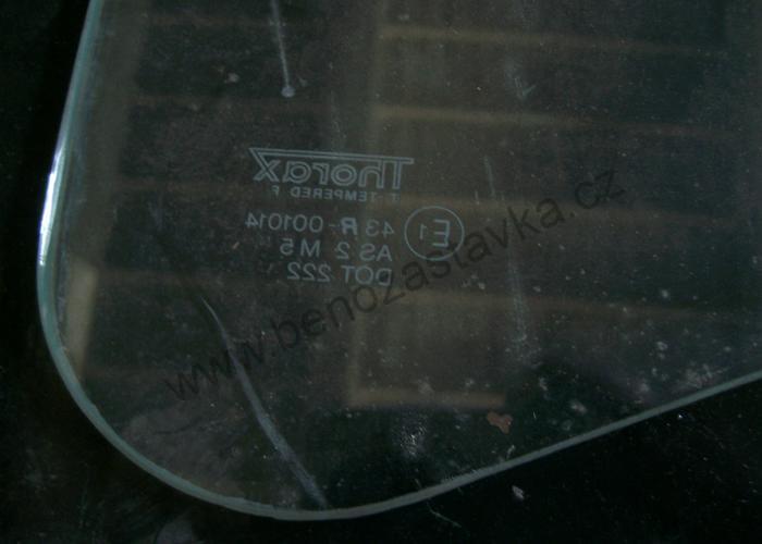 Sklo boční - Zetor URIII