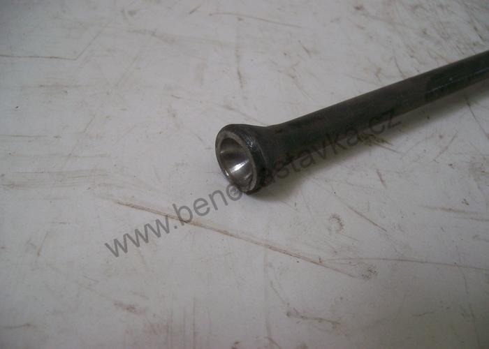 Zvedací tyčka - Zetor URII