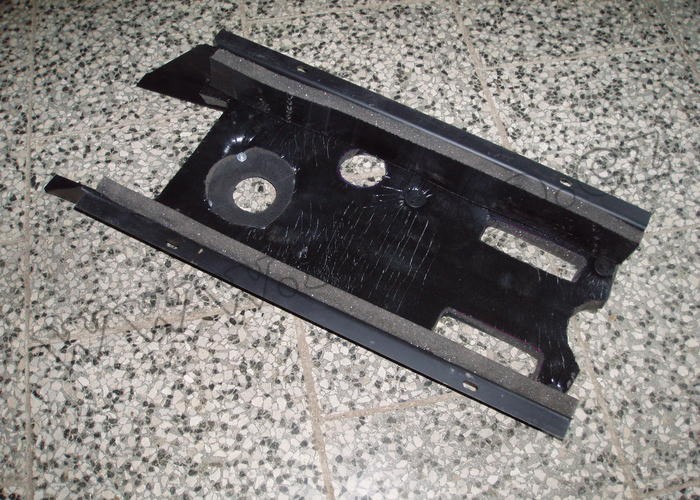 Podlaha střední odhlučněná - Zetor URI