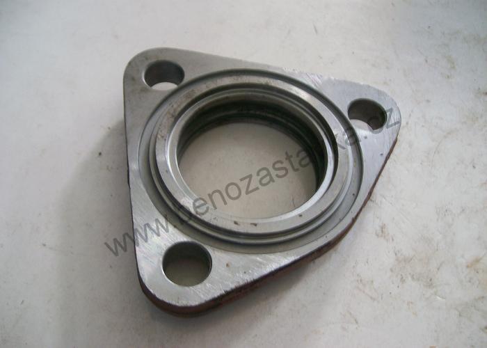 Příruba - Zetor URII