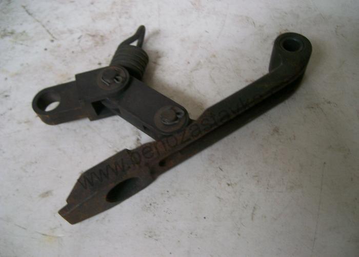 Páka s pružinou - Zetor URII