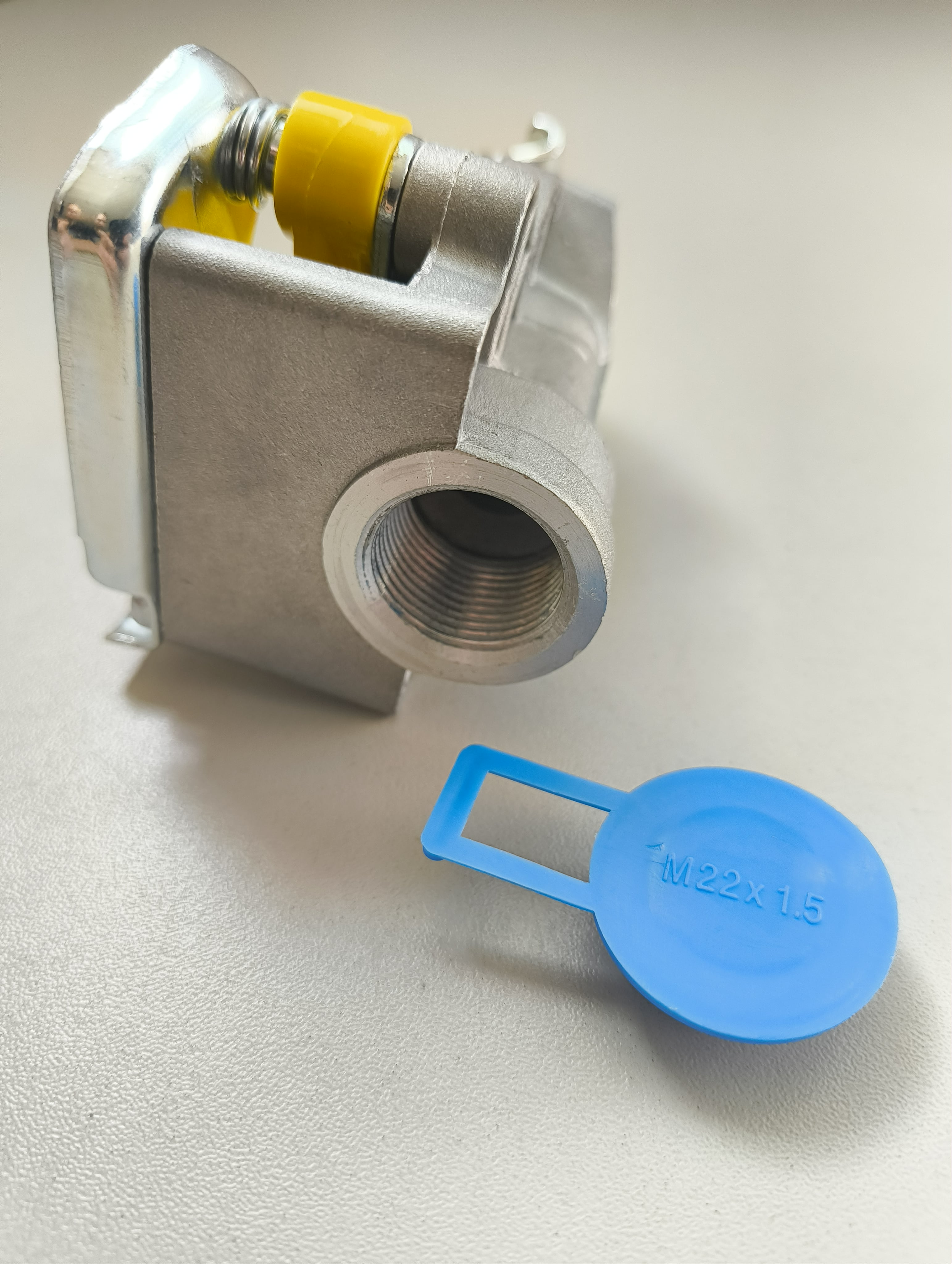 Hlava spojky - tahač, návěs / M22x1,5 žlutá, vedení brzd