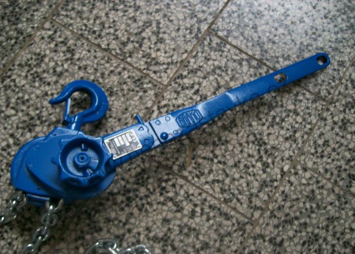 Zvedák řehtačkový RZC/1,6t x 1,5m - článkový řetěz B1