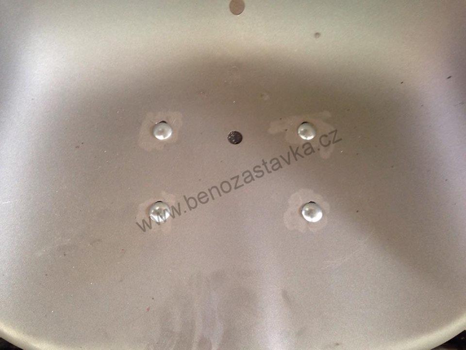 Sedadlo plechové originál CZ, lavor - Zetor