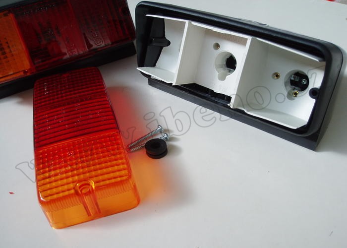 Levé zadní světlo s osvětlením SPZ - Zetor 2511 3511 4511 5511 5611